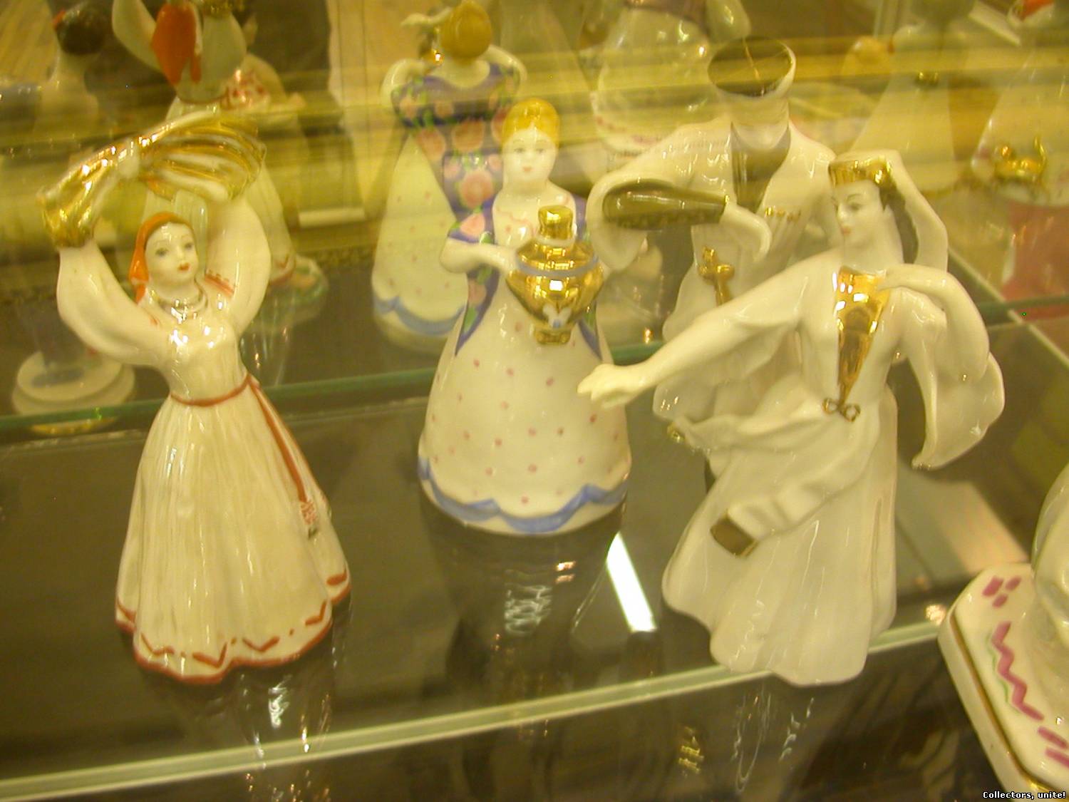 3 выставки в Иркутске, в том числе выставка керамики ангарского коллекционера.