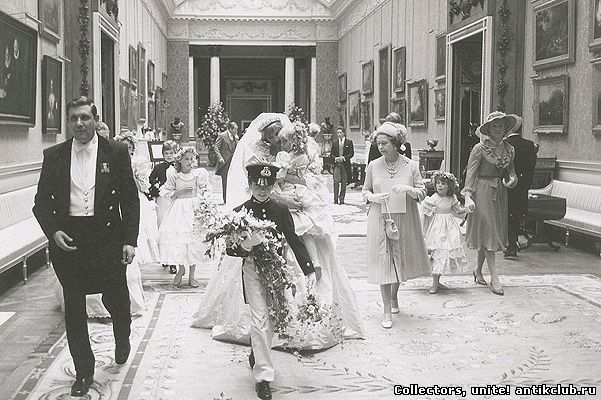 Коллекцию фотографий со свадьбы принца Чарльза и Дианы продадут на аукционе