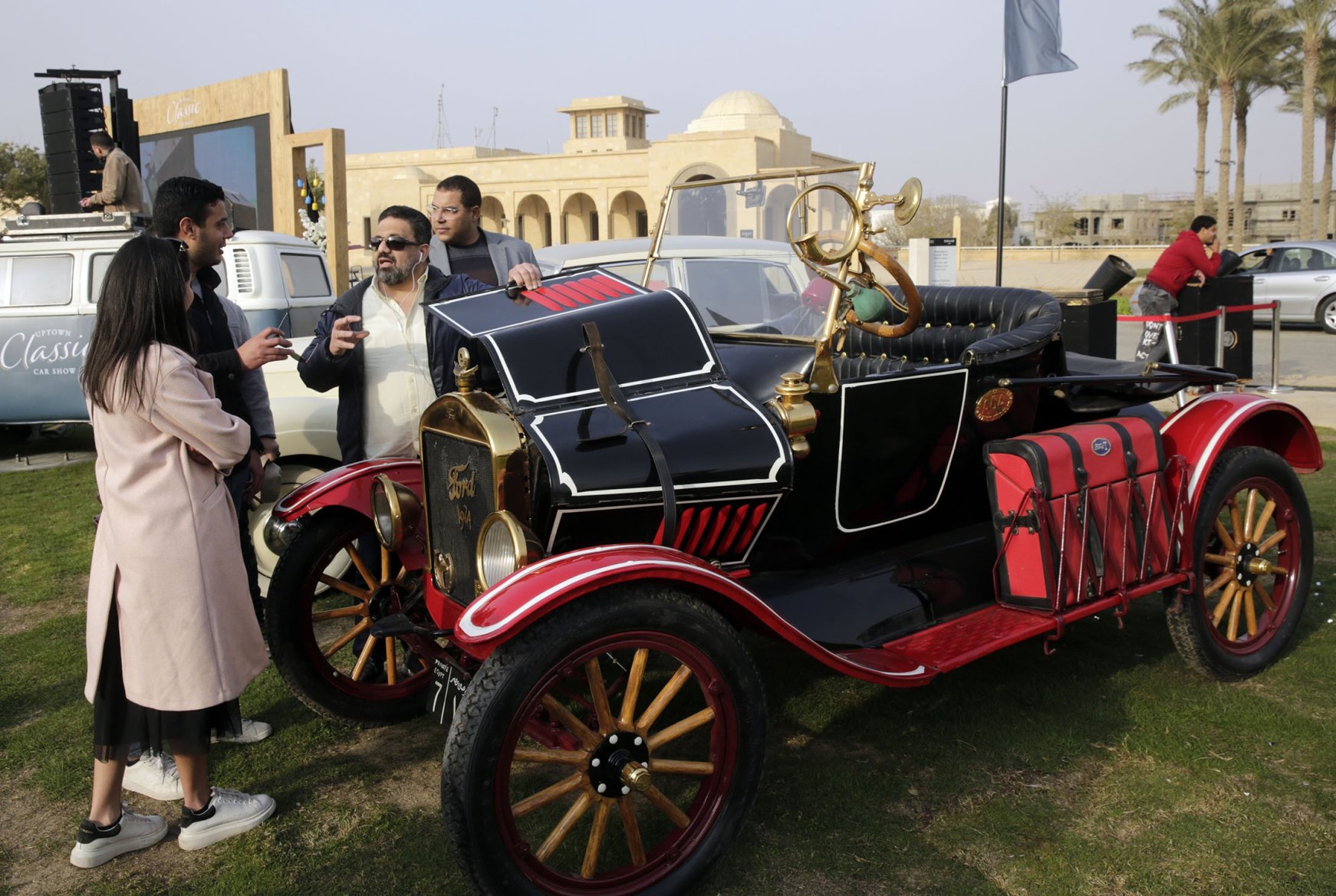 Коллекционер из Египта спас более 250 старинных автомобилей