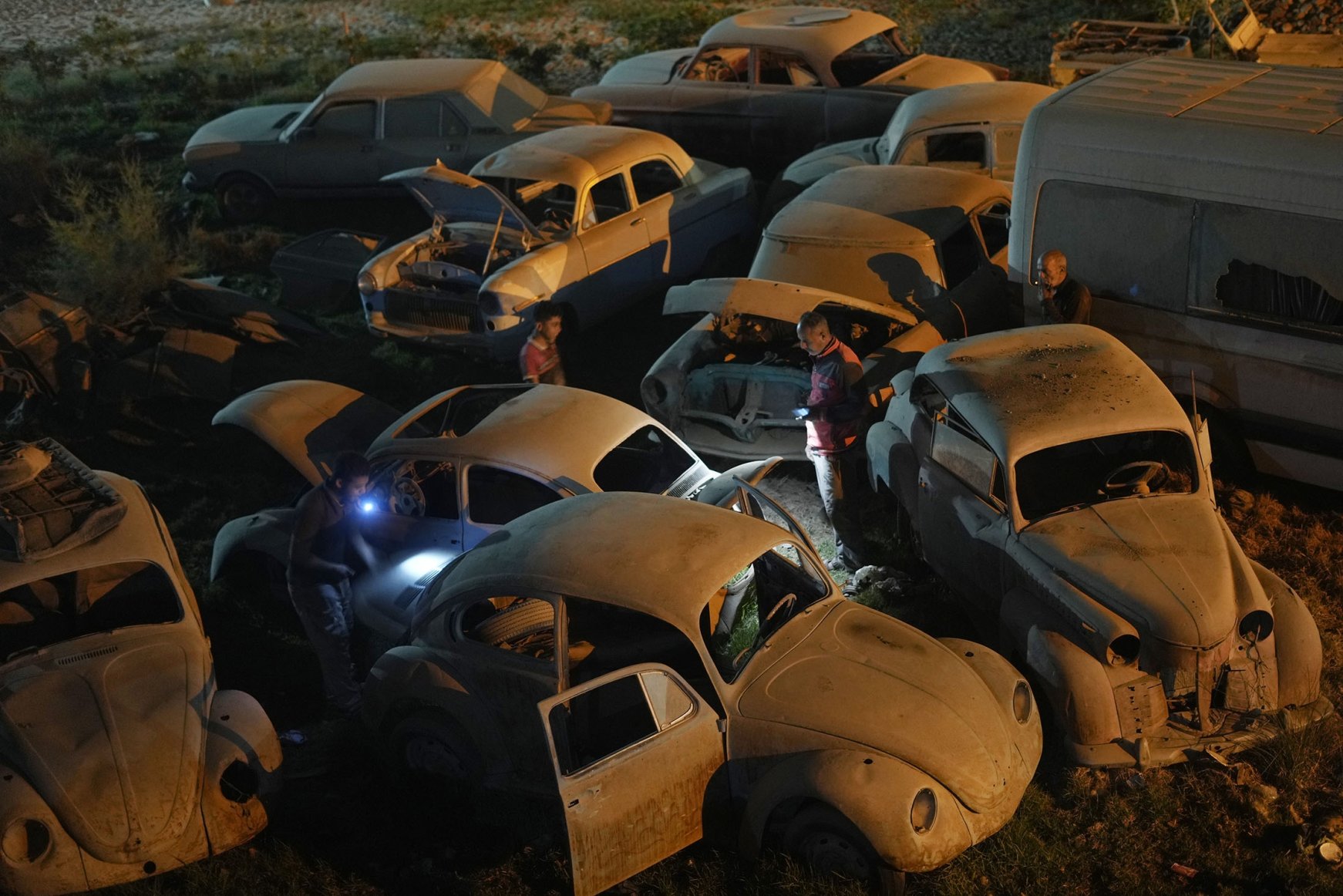 Коллекционер из Египта спас более 250 старинных автомобилей