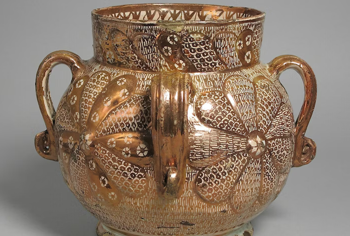 Исламское керамическое мастерство передало секрет люстрового фарфора в Испанию и вдохновило итальянскую майолику